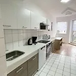 Monteurwohnung Mit Balkon In * دوسبرغ