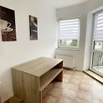 Lejlighed Monteurwohnung Mit Balkon In *
