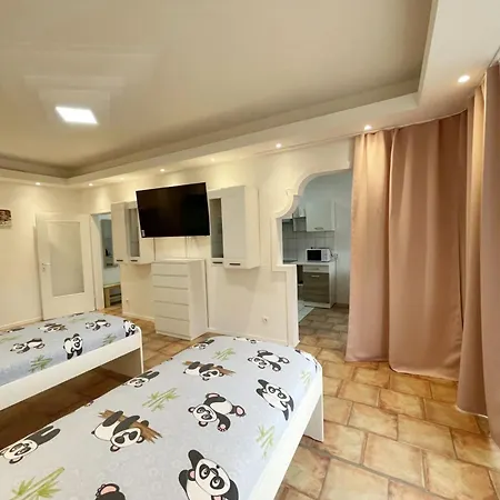 Monteurwohnung Mit Balkon In Apartmán