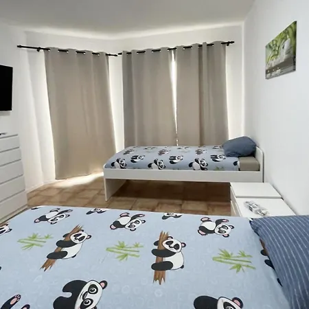Monteurwohnung Mit Balkon In شقة