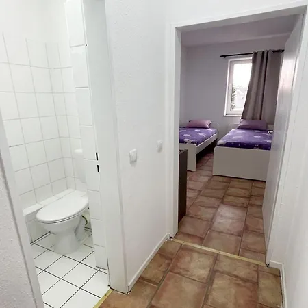 Monteurwohnung Mit Balkon In Duisburg * Angerhausen