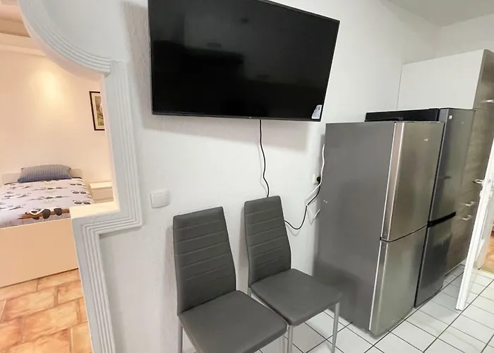 Monteurwohnung Mit Balkon In Duisburg Appartement *